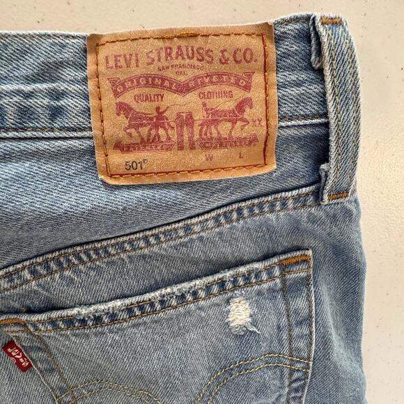 Levi Womens 501 Distressed Cutoff Denim Short Size 28 Blue Button Fly Festival - Picture 8 of 11